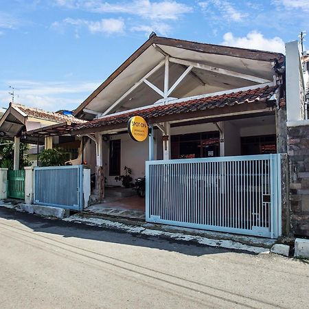 Spot On 91117 Sriwijaya Residence Syariah บันดุง ภายนอก รูปภาพ