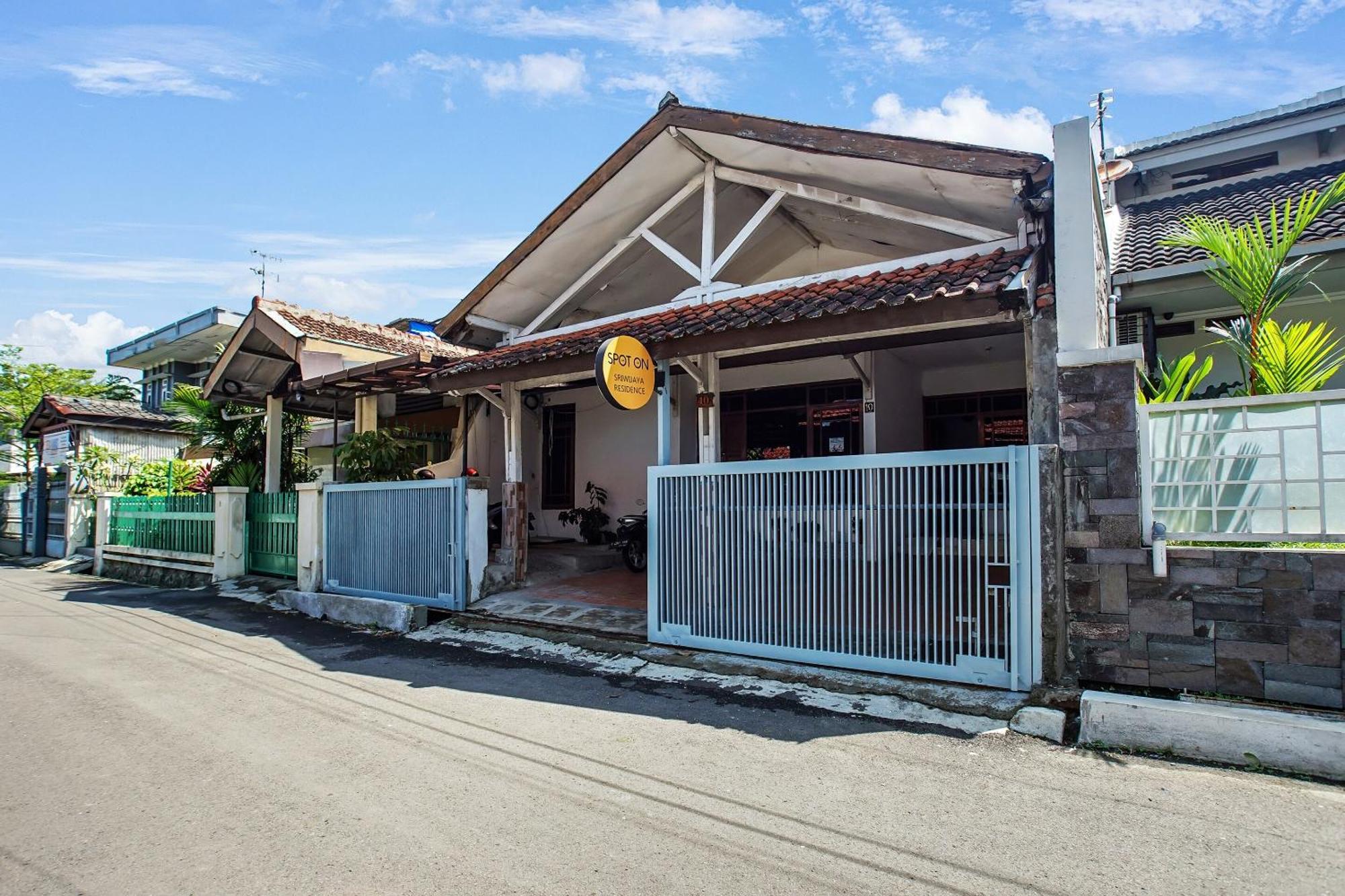 Spot On 91117 Sriwijaya Residence Syariah บันดุง ภายนอก รูปภาพ